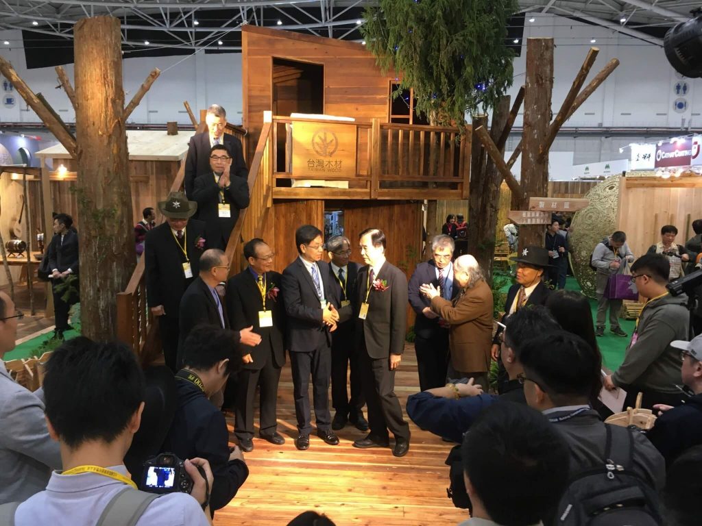 寶宥是一群企劃、設計、影像、硬體技術人員的集合，統籌整合您活動上一切的需求，是您活動上最可靠的選擇