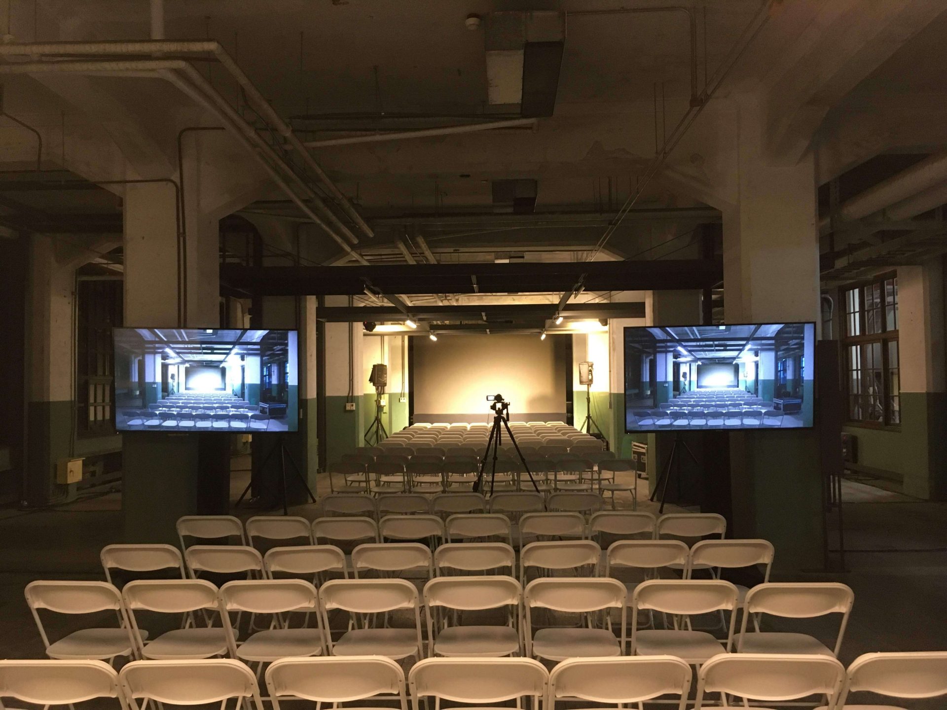 寶宥是一群企劃、設計、影像、硬體技術人員的集合，統籌整合您活動上一切的需求，是您活動上最可靠的選擇