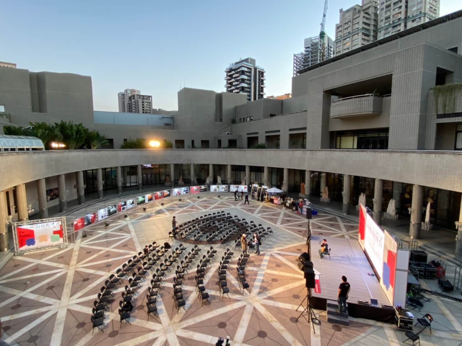 寶宥是一群企劃、設計、影像、硬體技術人員的集合，統籌整合您活動上一切的需求，是您活動上最可靠的選擇