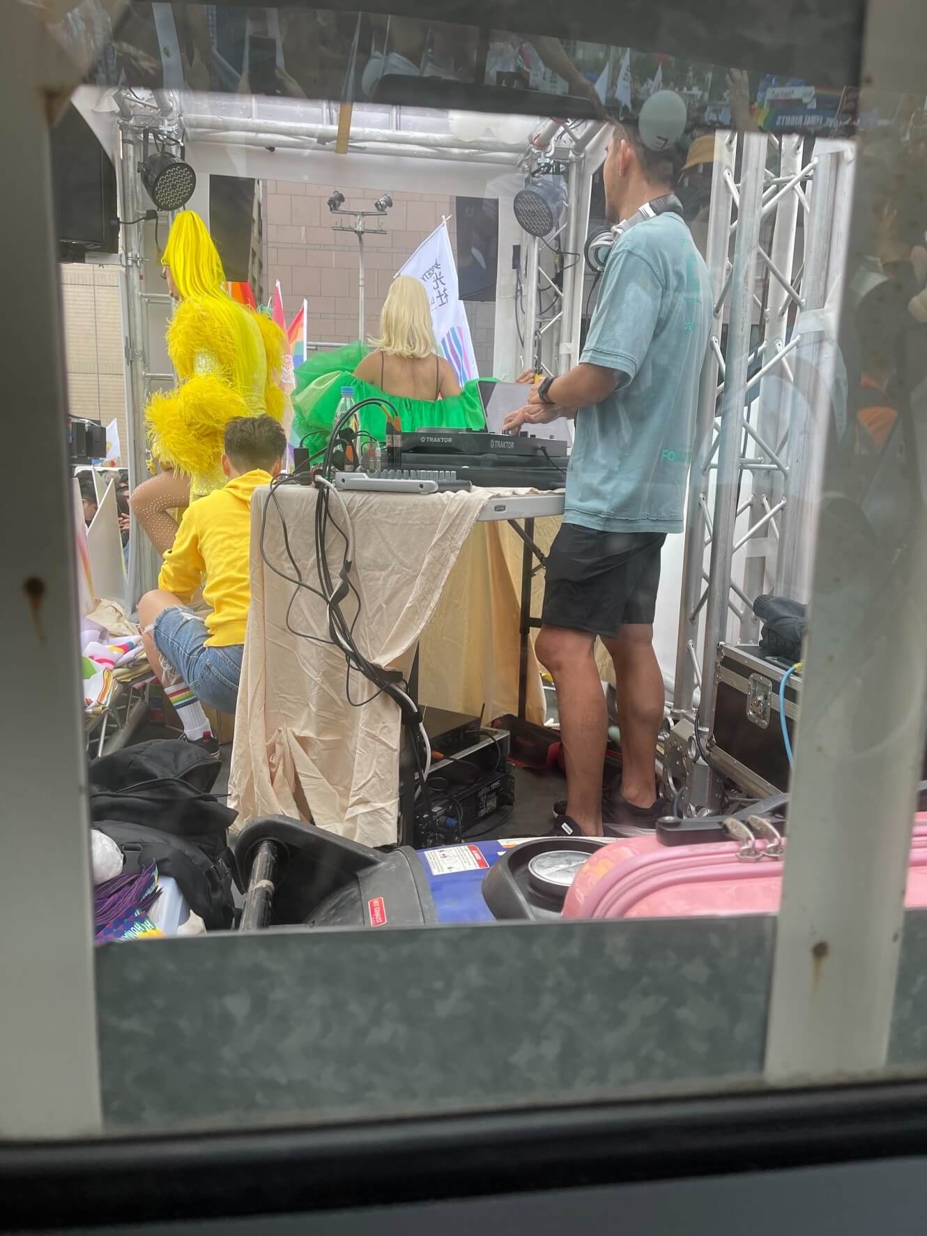 寶宥是一群企劃、設計、影像、硬體技術人員的集合，統籌整合您活動上一切的需求，是您活動上最可靠的選擇