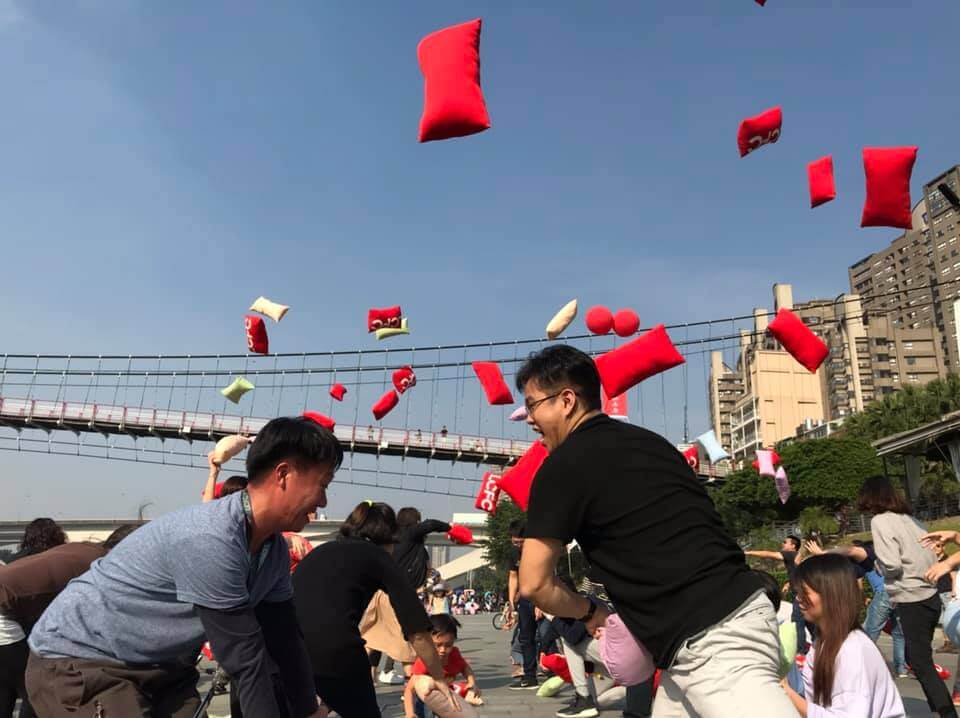 寶宥是一群企劃、設計、影像、硬體技術人員的集合，統籌整合您活動上一切的需求，是您活動上最可靠的選擇