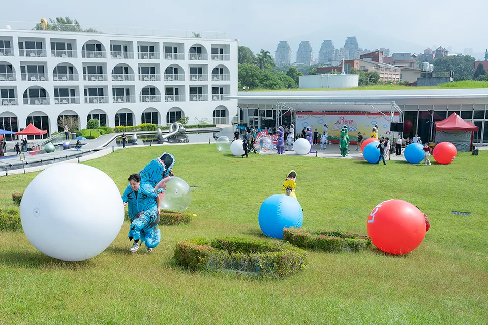 寶宥是一群企劃、設計、影像、硬體技術人員的集合，統籌整合您活動上一切的需求，是您活動上最可靠的選擇