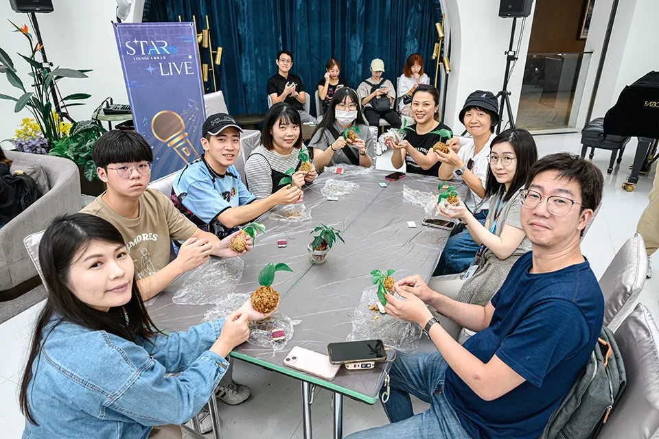 寶宥是一群企劃、設計、影像、硬體技術人員的集合，統籌整合您活動上一切的需求，是您活動上最可靠的選擇