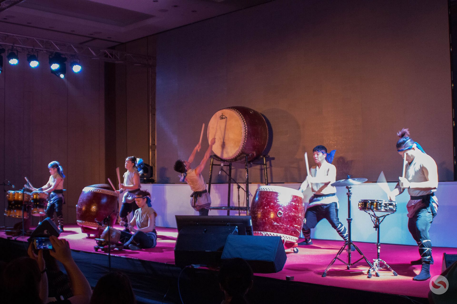 寶宥是一群企劃、設計、影像、硬體技術人員的集合，統籌整合您活動上一切的需求，是您活動上最可靠的選擇