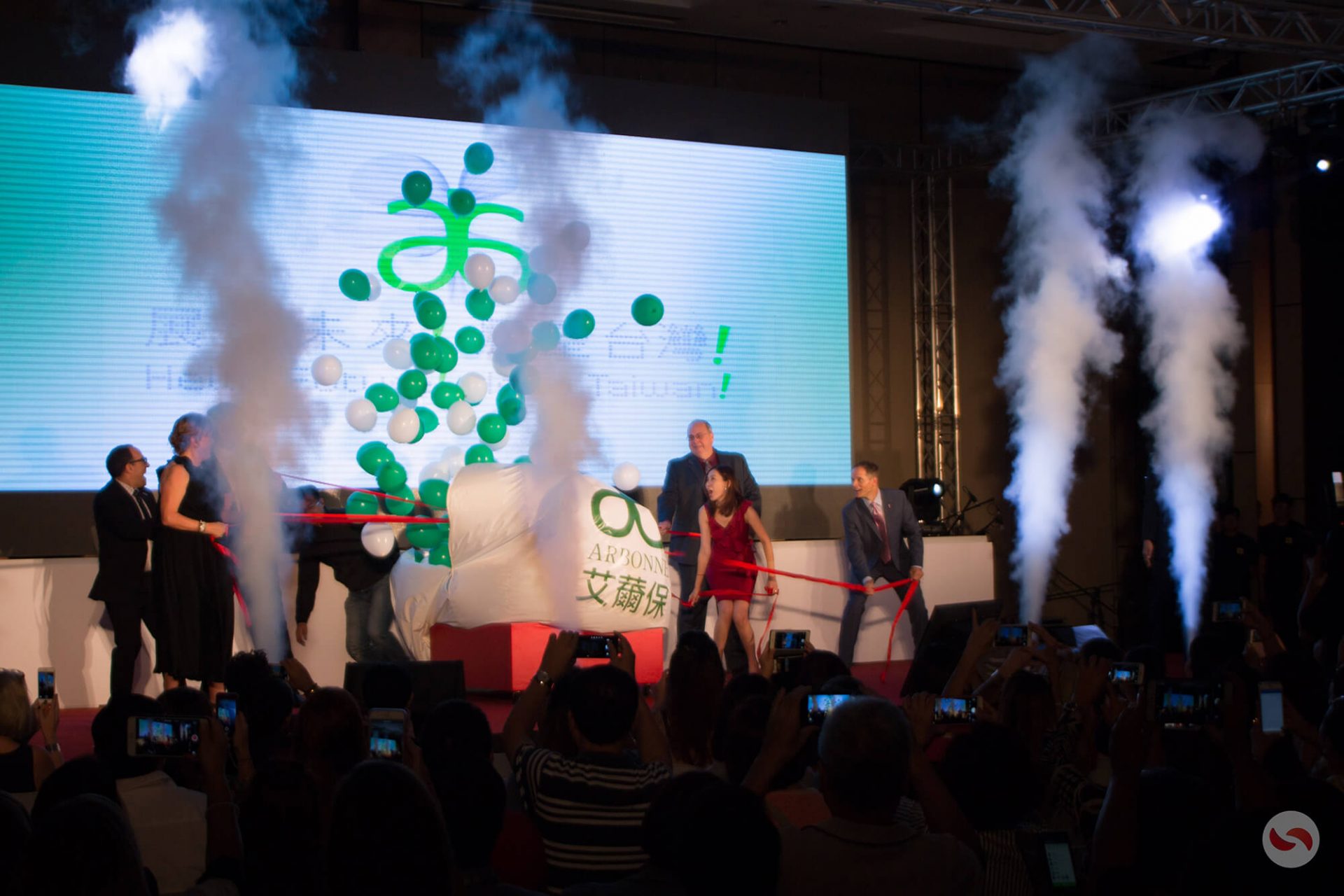 寶宥是一群企劃、設計、影像、硬體技術人員的集合，統籌整合您活動上一切的需求，是您活動上最可靠的選擇