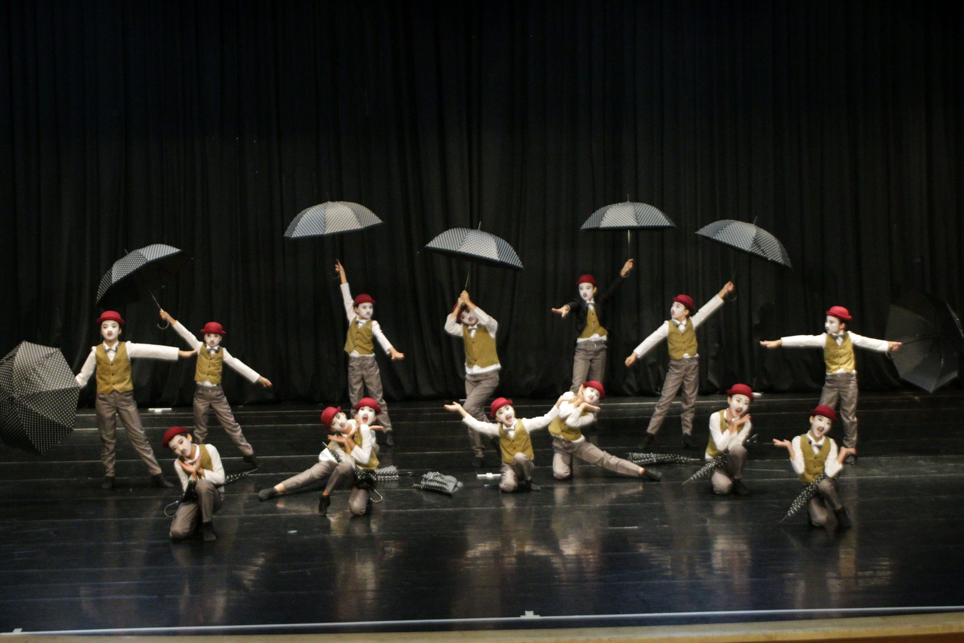 寶宥是一群企劃、設計、影像、硬體技術人員的集合，統籌整合您活動上一切的需求，是您活動上最可靠的選擇