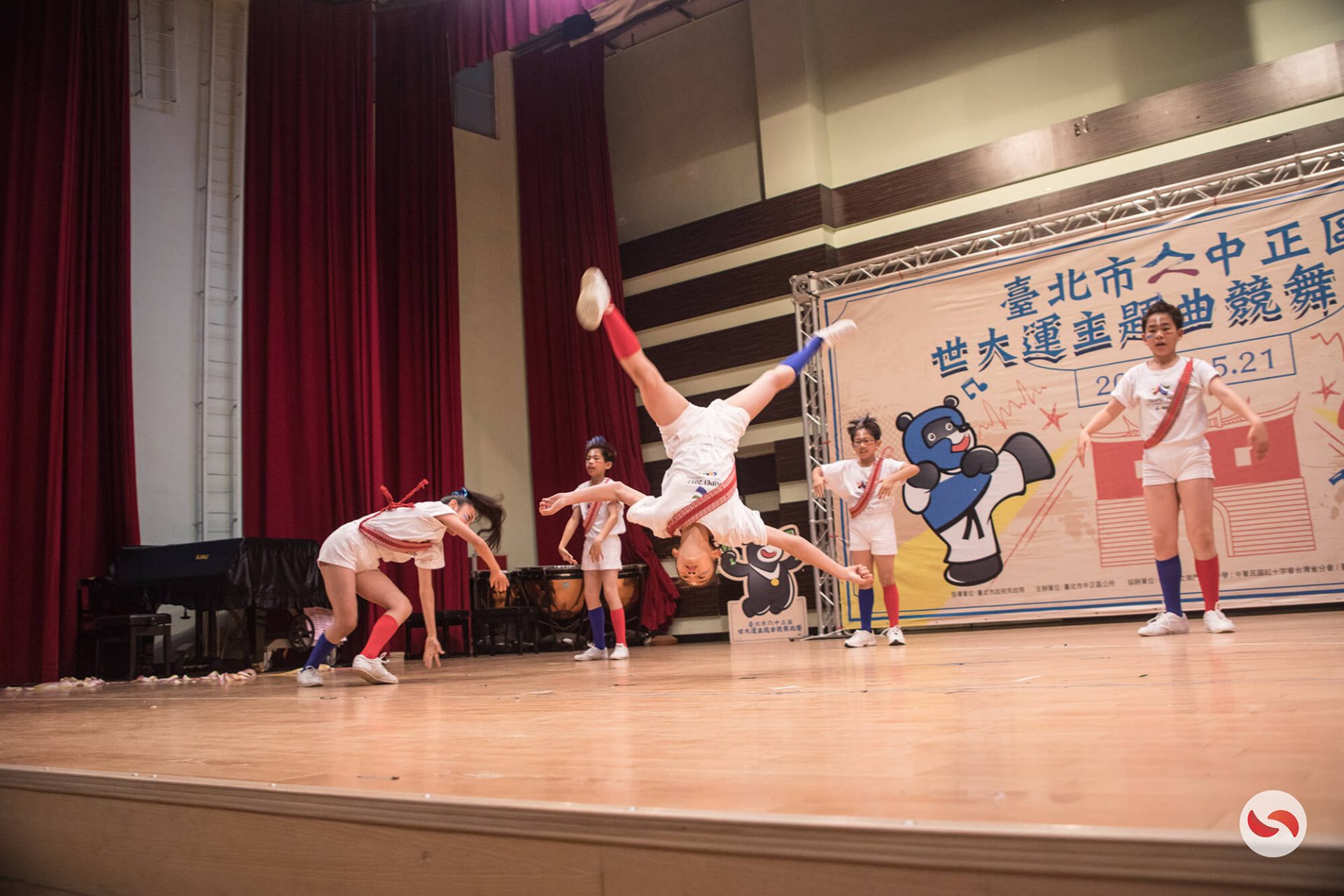 寶宥是一群企劃、設計、影像、硬體技術人員的集合，統籌整合您活動上一切的需求，是您活動上最可靠的選擇