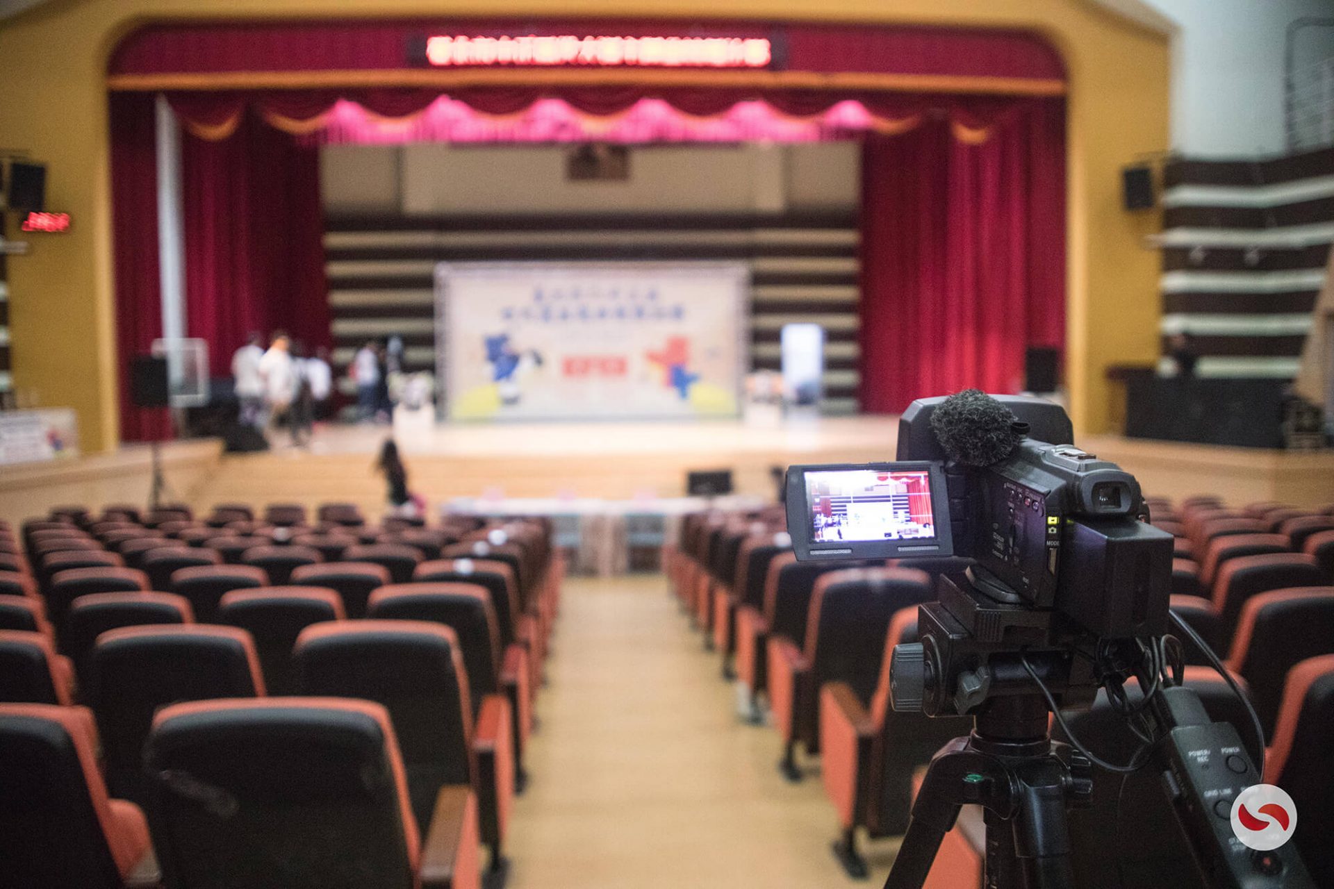 寶宥是一群企劃、設計、影像、硬體技術人員的集合，統籌整合您活動上一切的需求，是您活動上最可靠的選擇