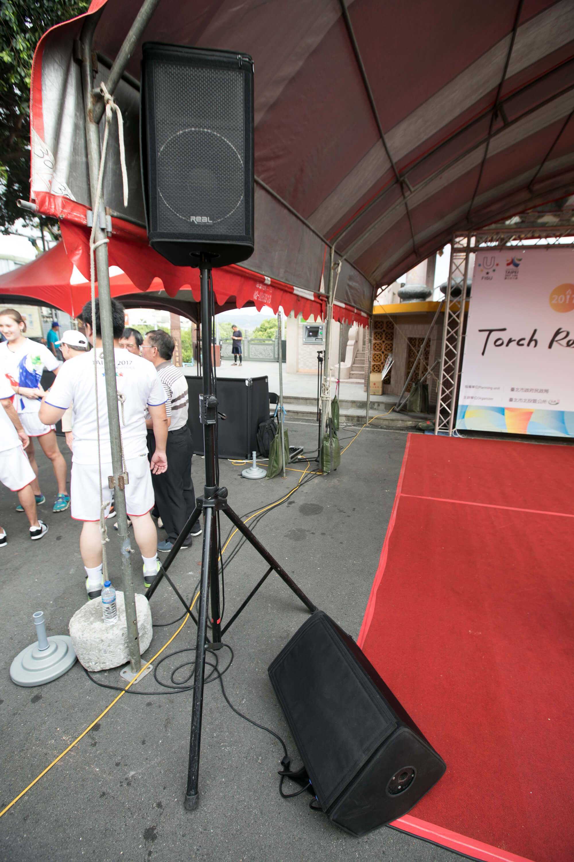 寶宥是一群企劃、設計、影像、硬體技術人員的集合，統籌整合您活動上一切的需求，是您活動上最可靠的選擇