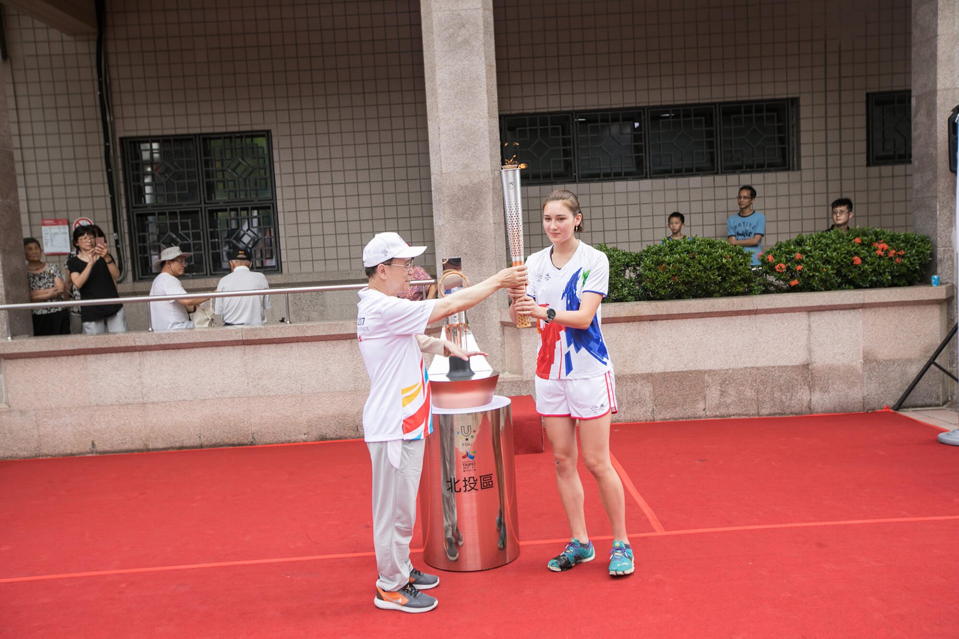 寶宥是一群企劃、設計、影像、硬體技術人員的集合，統籌整合您活動上一切的需求，是您活動上最可靠的選擇