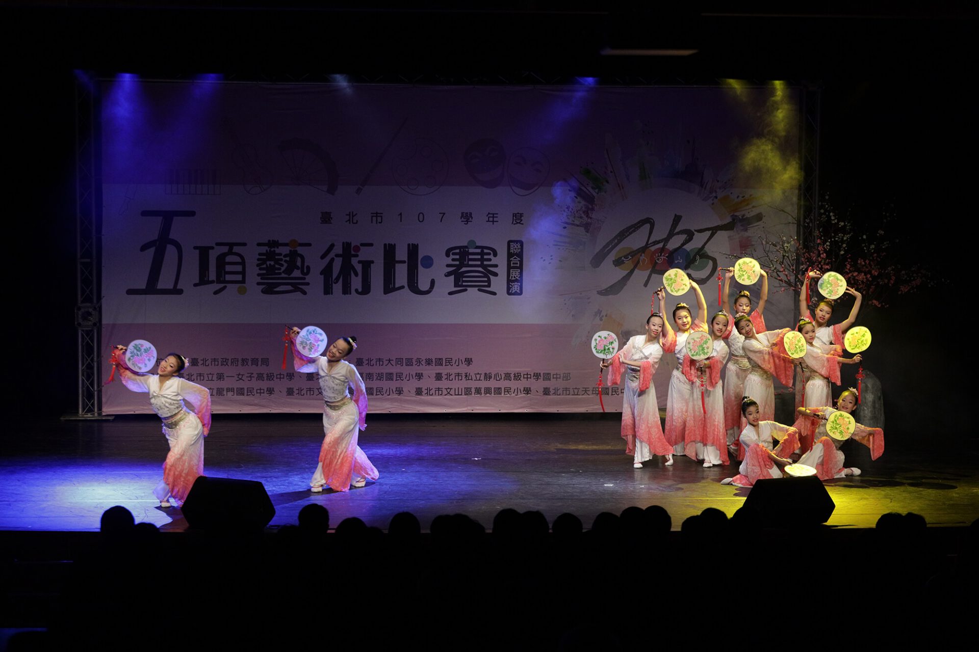 寶宥是一群企劃、設計、影像、硬體技術人員的集合，統籌整合您活動上一切的需求，是您活動上最可靠的選擇