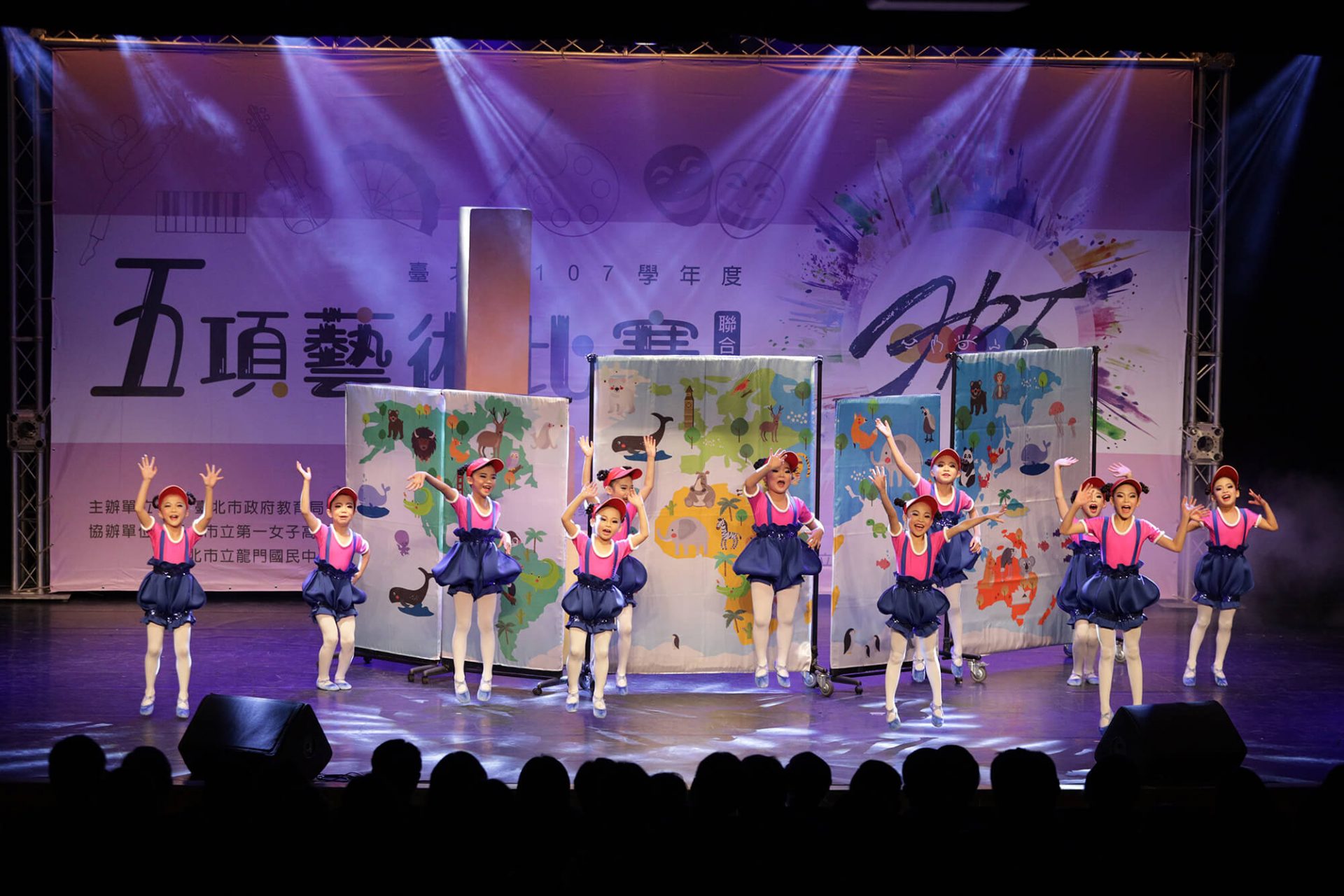 寶宥是一群企劃、設計、影像、硬體技術人員的集合，統籌整合您活動上一切的需求，是您活動上最可靠的選擇