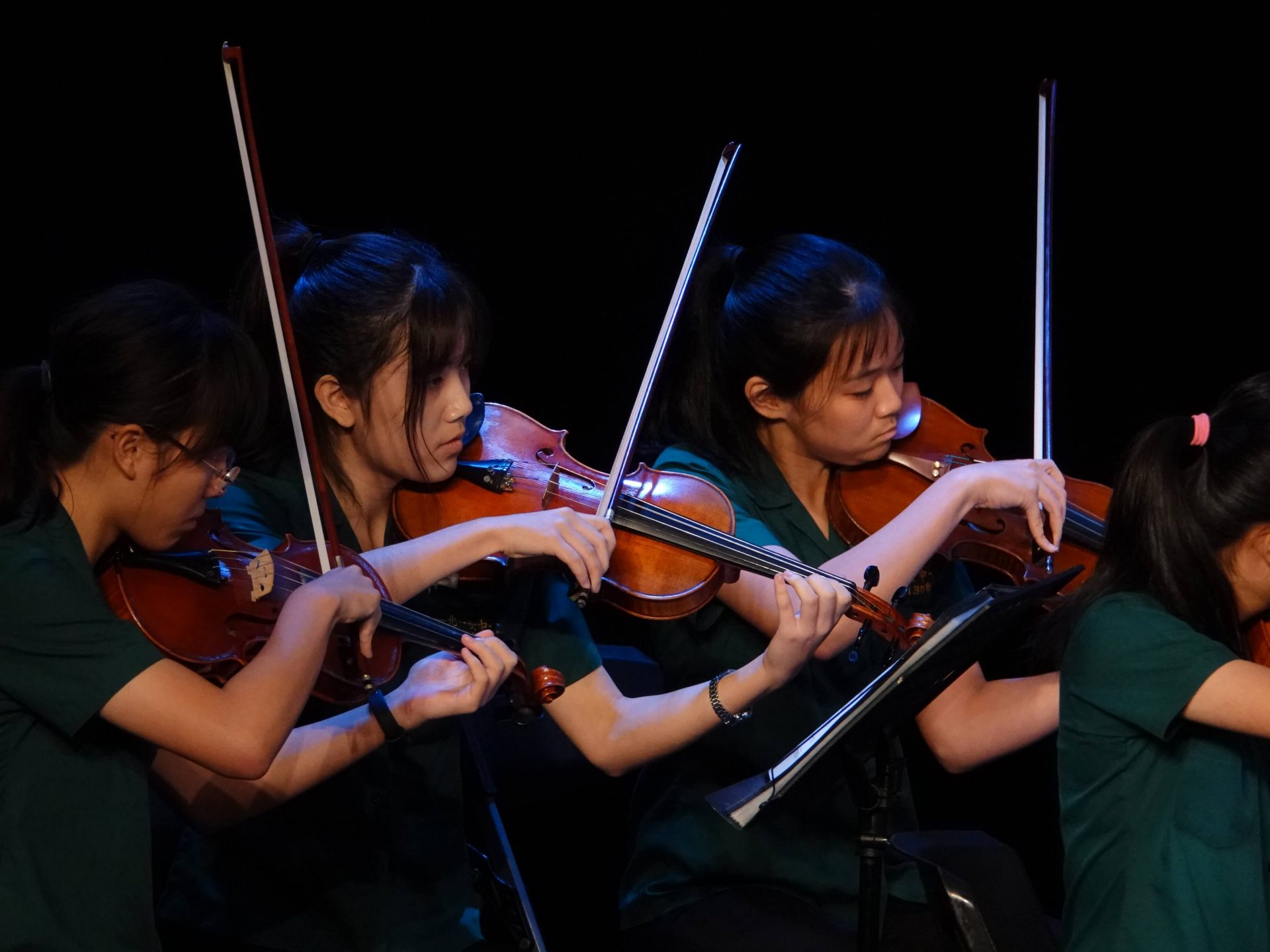 寶宥是一群企劃、設計、影像、硬體技術人員的集合，統籌整合您活動上一切的需求，是您活動上最可靠的選擇