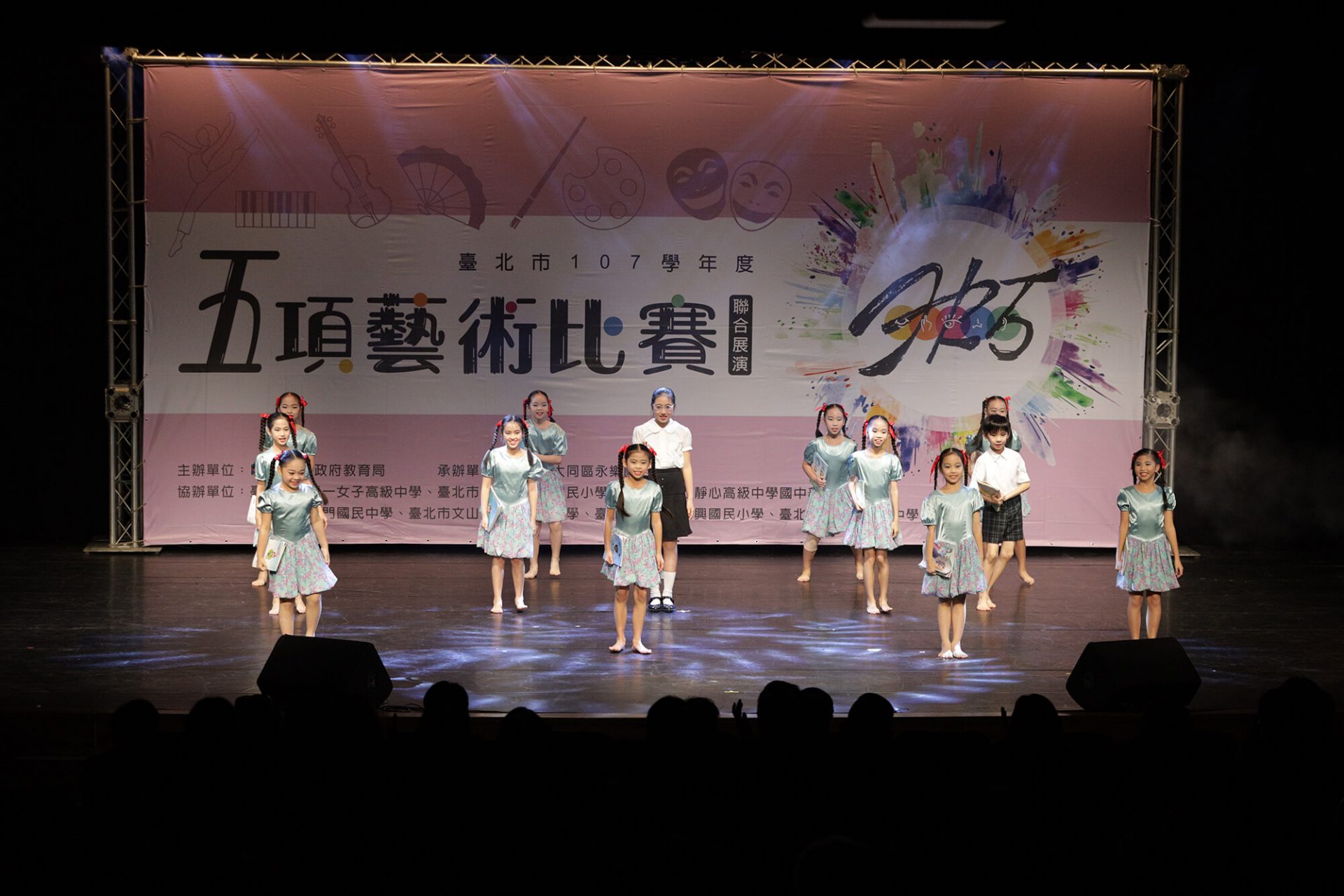 寶宥是一群企劃、設計、影像、硬體技術人員的集合，統籌整合您活動上一切的需求，是您活動上最可靠的選擇