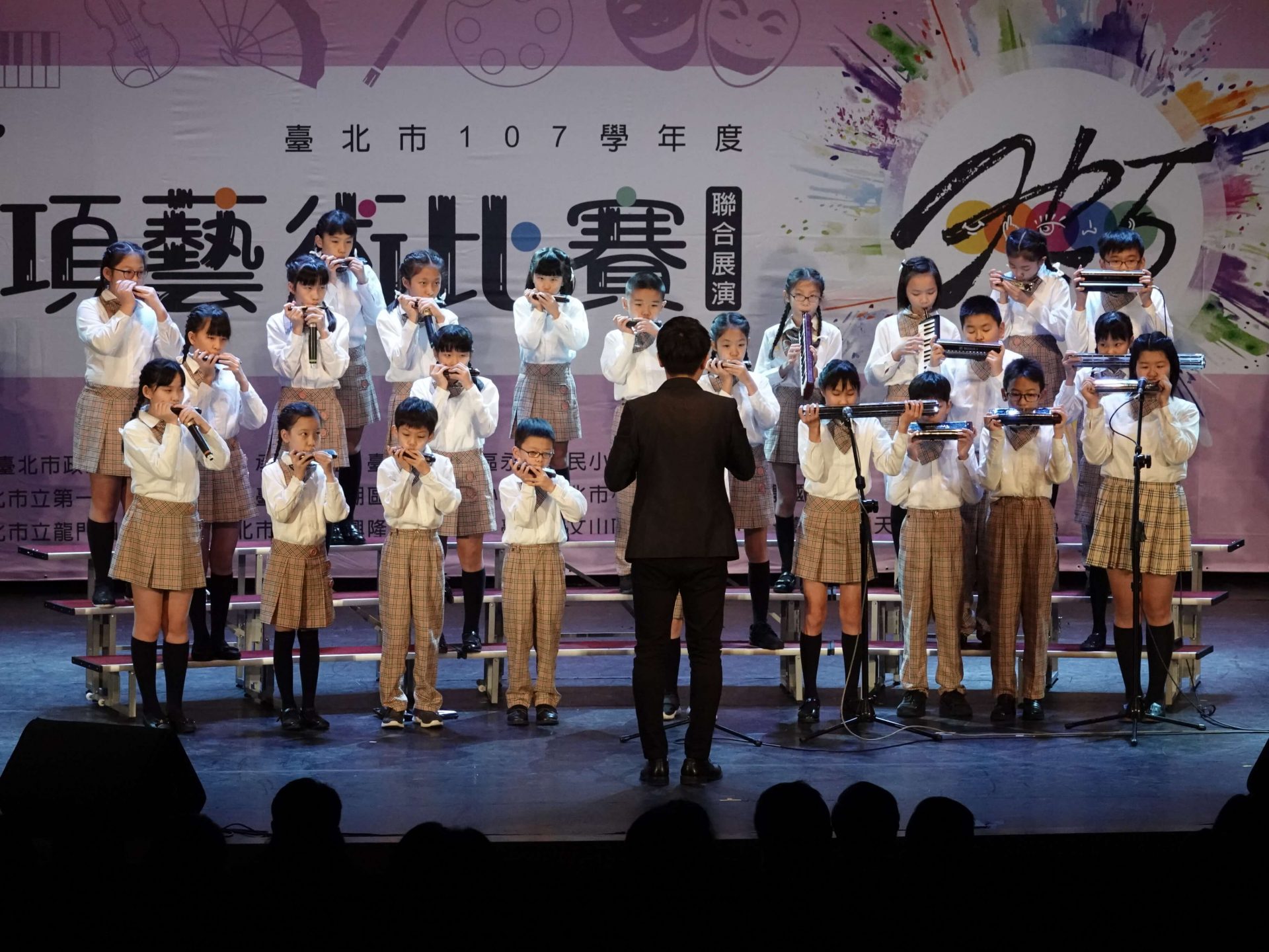 寶宥是一群企劃、設計、影像、硬體技術人員的集合，統籌整合您活動上一切的需求，是您活動上最可靠的選擇